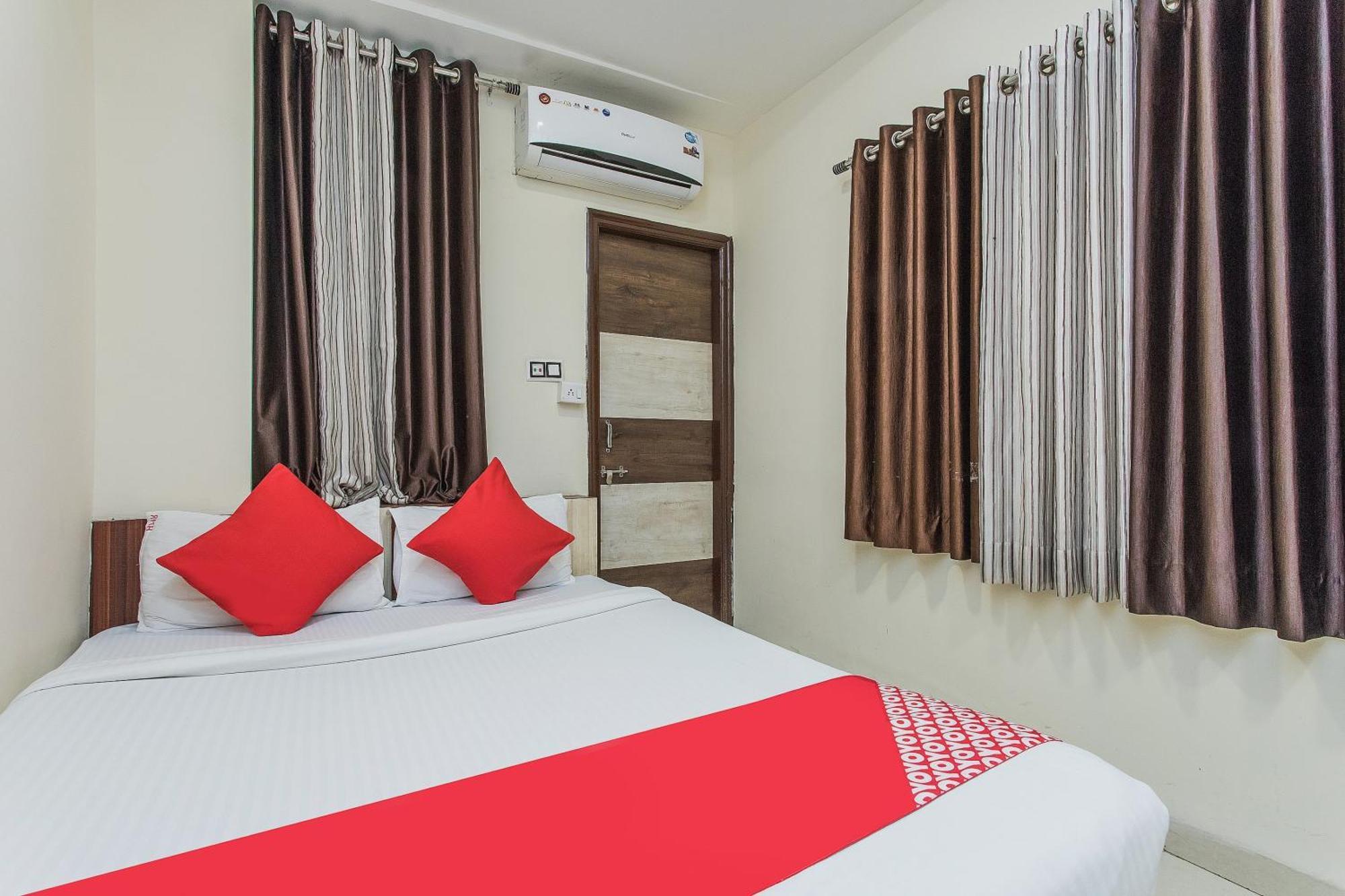 Hotel Mehar Residency Indore Bagian luar foto