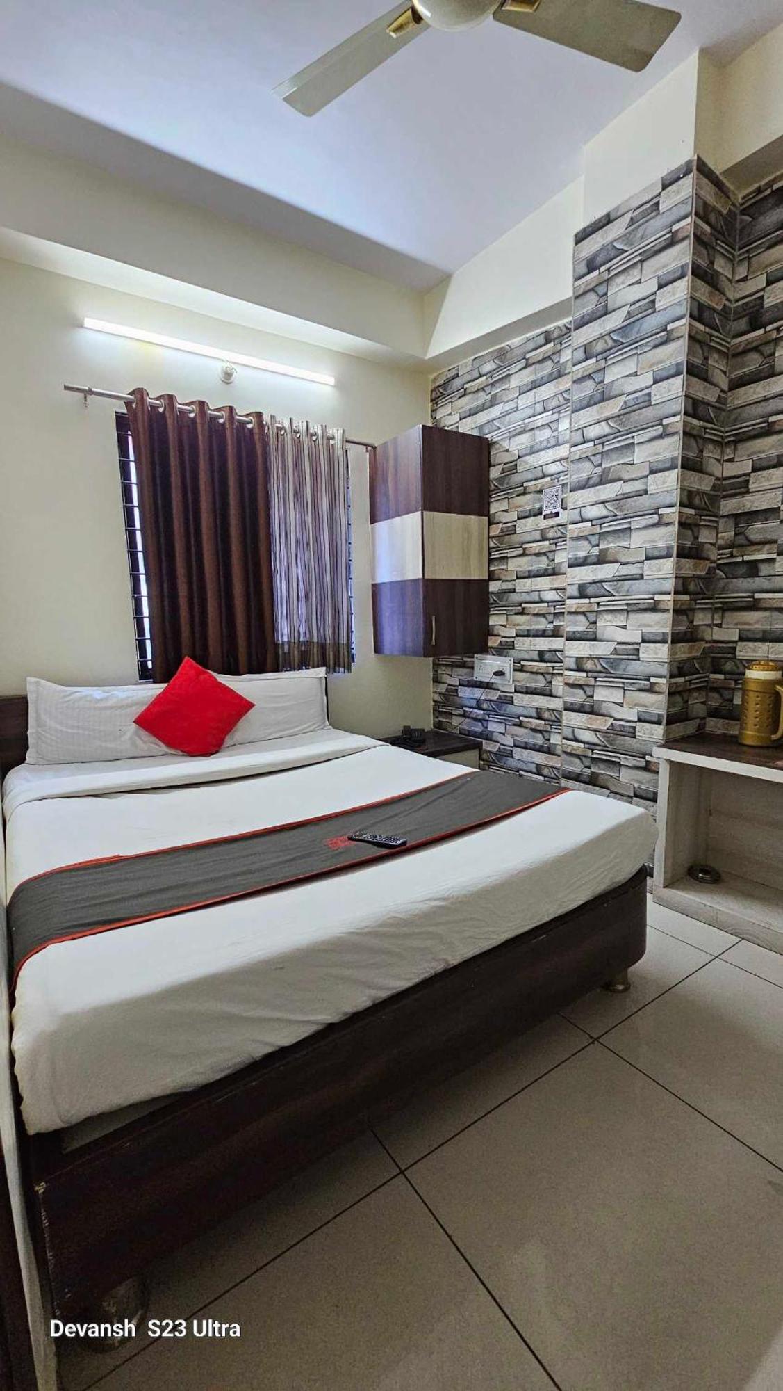 Hotel Mehar Residency Indore Bagian luar foto